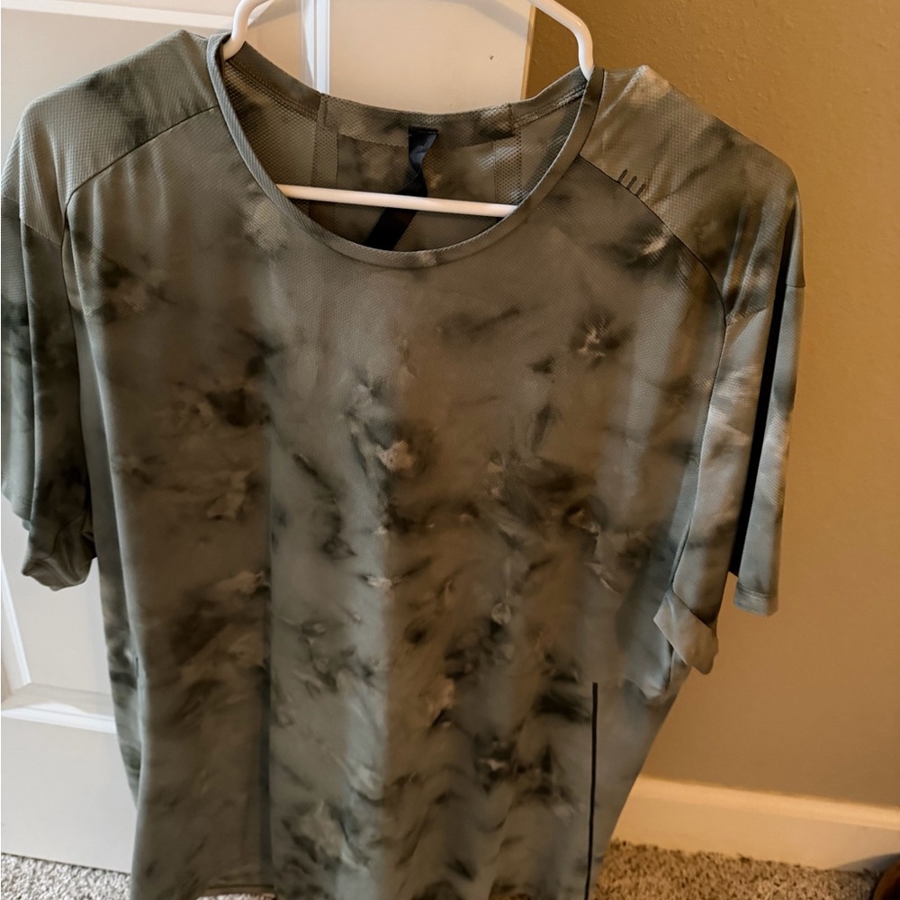 lululemon athletica Olive Tie-Dye Short Sleeve Tee